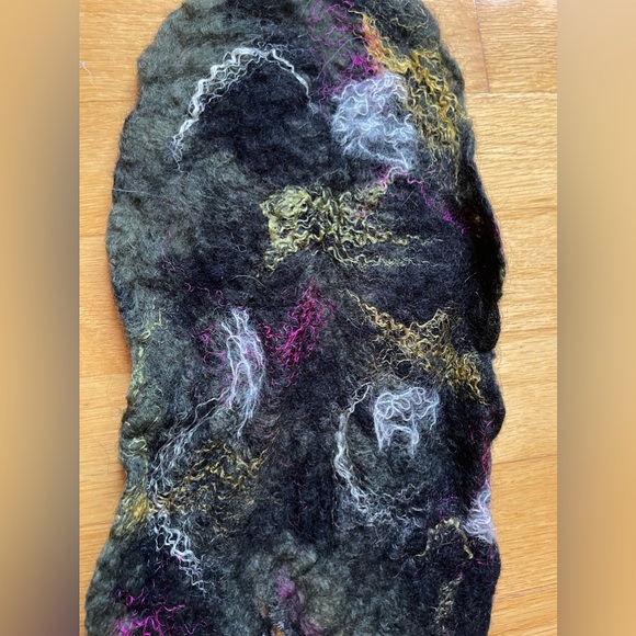 Hand crafted nuno wet felted merino wool scarf - Picture 6 of 8